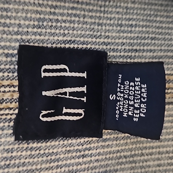 Gap Denim  Vintage Jean Jacket, from the 90's. - Picture 8 of 14